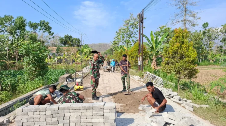 Warga Antusias Sukseskan TMMD ke-129 di Bulu Lor