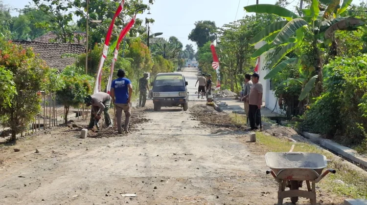 Warga Bulu Lor Rela Pinjamkan Mobil Pribadi untuk Dukung TMMD Ke-129