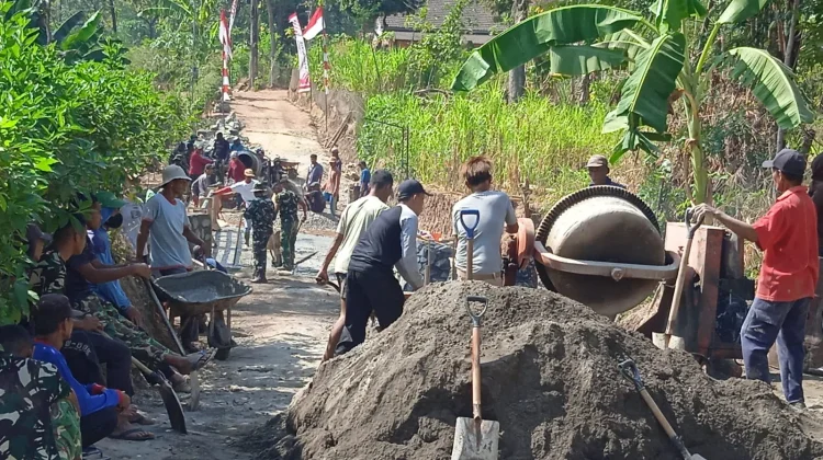 Pengecoran Jembatan TMMD 129 Dikebut, Kamituwo Kerahkan Perguruan Pencak Silat