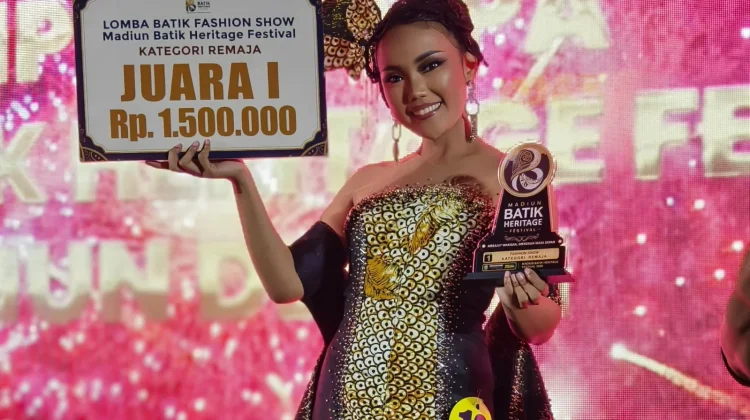 Mutiara Salwa Juara Fashion Show Batik Heritage Festival