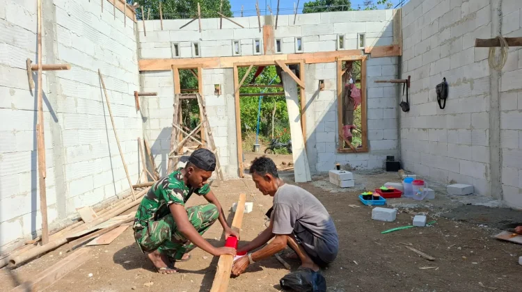 Sang Merah Putih Berkibar di Puncak Molo Sasaran Rehab RTLH