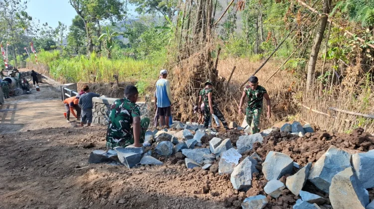 Saluran Air Penentu Ketahanan Jembatan Bibis Program TMMD