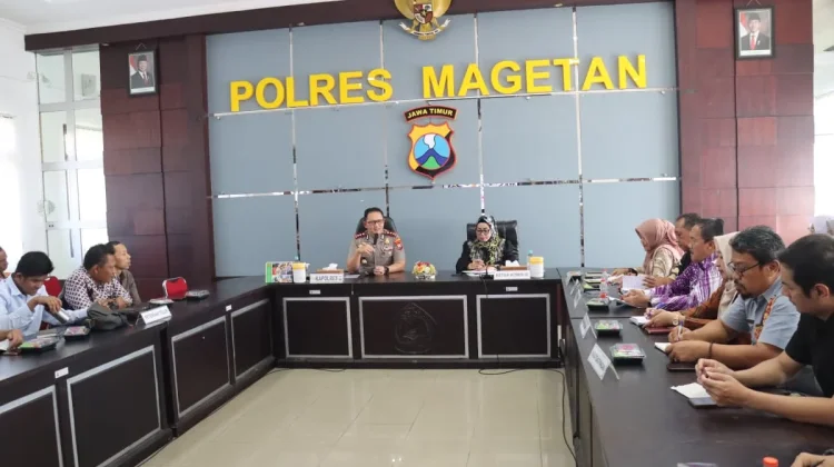 Harga Telur Turun, Peternak Magetan Tertekan Biaya Pakan