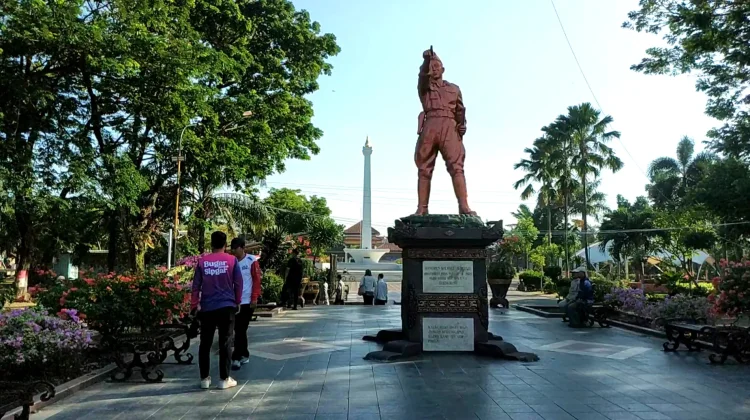 Trotoar Sisi Timur dan Utara Alun-Alun Kota Madiun Segera Dibenahi