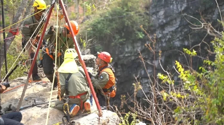 Bupati Pacitan Pimpin Upacara Peringatan HUT ke-81 RI dari Gua Luweng Ombo
