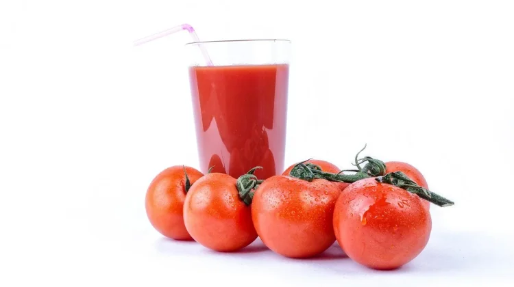 Selain Kaya Vitamin, Ini 5 Manfaat Minum Jus Tomat Setiap Pagi