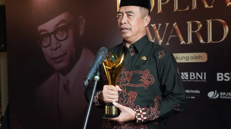 Bupati Madiun Hari Wuryanto Raih Penghargaan Nasional Koperasi Awards 2026