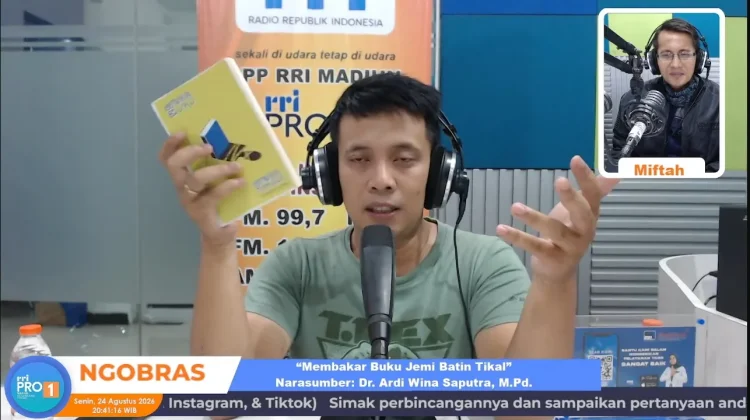 Membakar Buku, Membakar Manusia: Menyalakan Api Literasi dari Karya Jemi Batin Tika
