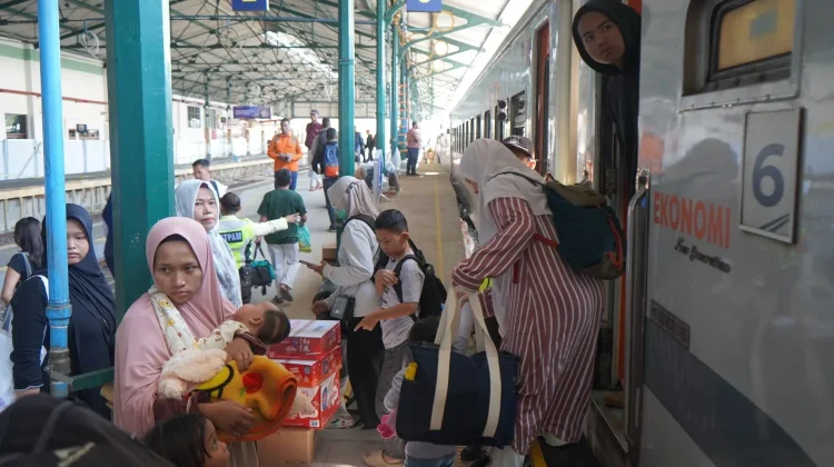 Wow! Lonjakan Penumpang KAI Warnai Libur Panjang Maulid Nabi