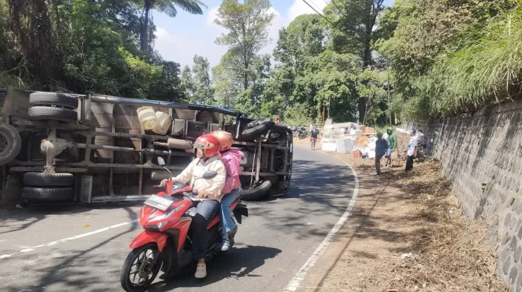 Truk Mangga Terguling di Sarangan Magetan, Rem Diduga Bermasalah