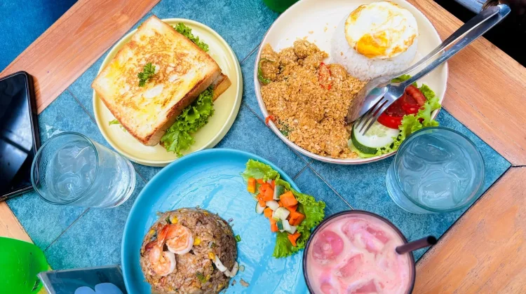 Rekomendasi Menu Lezat di Holly Cafe