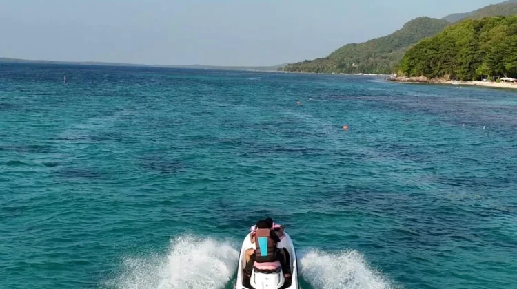 Pantai Tanjung Gelam, Destinasi Seru Karimunjawa