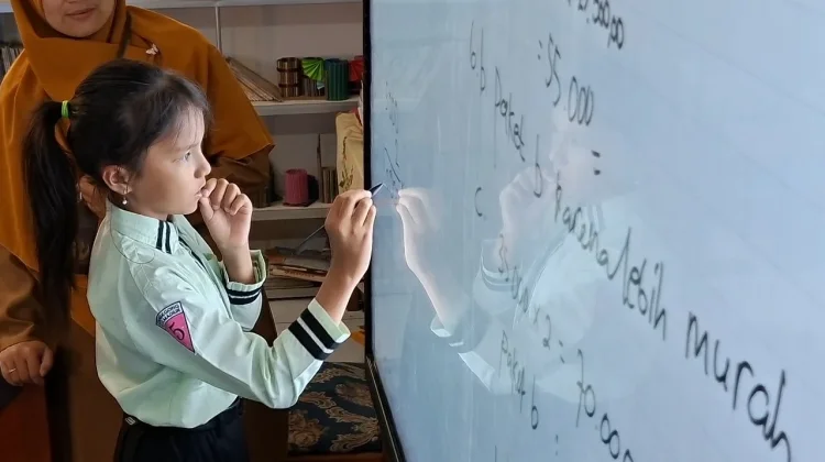 Dindik Kota Madiun Usulkan Smartboard untuk Sekolah pada 2027