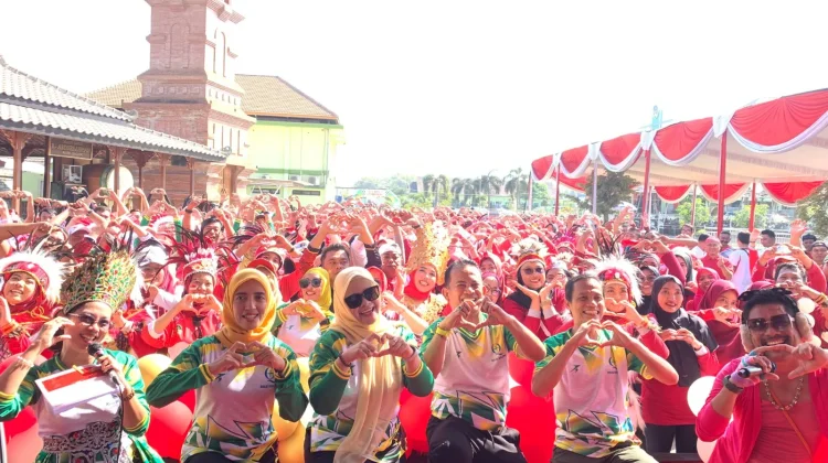 RS Dolopo Madiun Gelar Jalan Sehat Perkuat Semangat Pengabdian