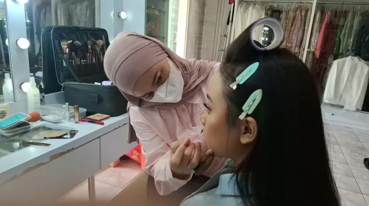 Cerita Devy, MUA yang “Kecipratan Untung” dari Madiun Menari 2026