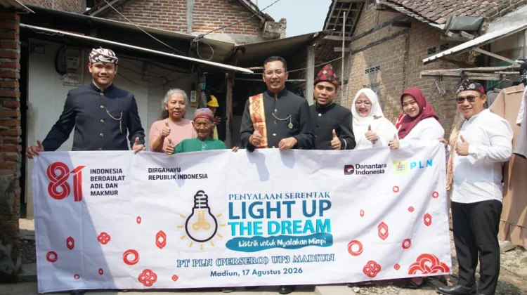 PLN UP3 Madiun Hadirkan Terang melalui Light Up The Dream