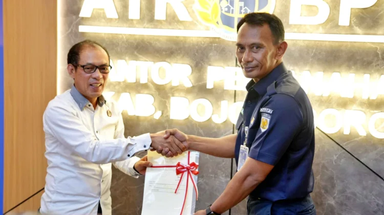 KAI Daop 7 Madiun Terima Sertifikat Hak Pakai Aset dari ATR/BPN