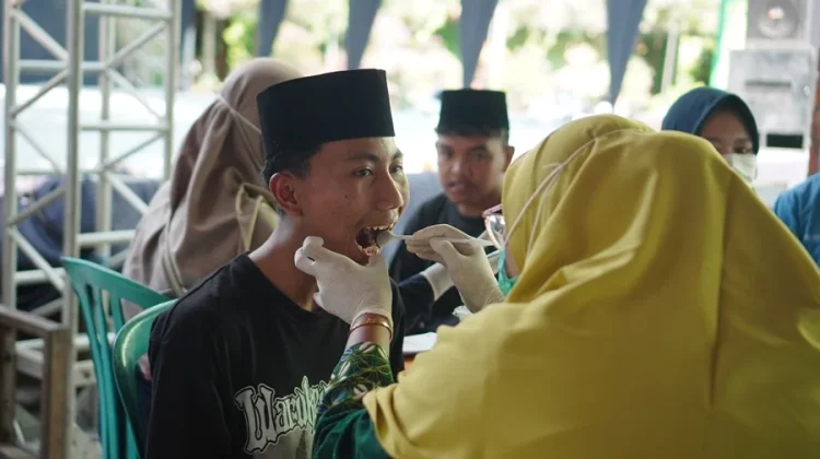 Sembako Murah Hingga Cek Kesehatan Gratis Semarakkan Haul KH Ali Rahmat Ngujur