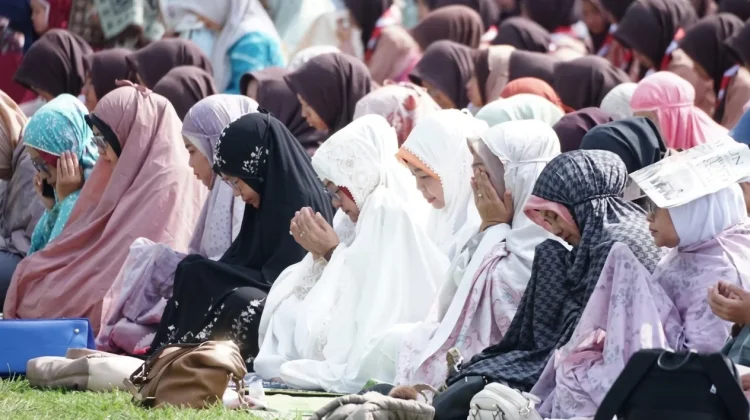 Kemarau Panjang dan Kebakaran Lawu, Warga Magetan Salat Istisqa
