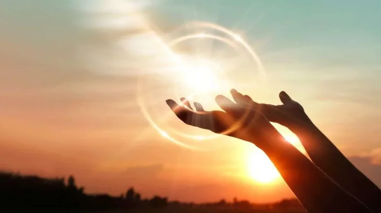 Ulasan Spiritualitas: Mengapa Manusia Sering Mengingkari Aturan Allah?