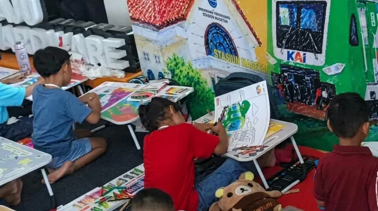 KAI Daop 7 Kenalkan Dunia Perkeretaapian kepada Anak di Magetan