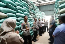 Kapolres Ponorogo Pastikan Stok Pangan di Gudang Bulog Cukup