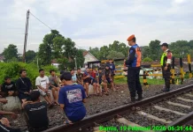 PENTING! KAI Daop 7 Madiun Imbau Warga Hindari Rel saat Menunggu Waktu Berbuka