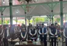 Warga Kab. Madiun Terima Bansos dari Pemprov Jatim