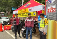 Polres Magetan Sediakan Bengkel Gratis di Sarangan untuk Pemudik Lebaran