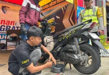 Bengkel Gratis SETIA di Pos Pam Sarangan Bantu Kendaraan Bermasalah saat Lebaran