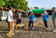 Pantau Gerakan Indonesia ASRI, Bupati Tekankan Pengelolaan Sampah di Pasar Sayur