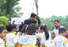 Ajarkan Peduli Lingkungan Sejak Dini, Kapolres Ngawi Tanam Pohon Bersama Anak TK