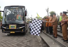 Pemkab Madiun Berangkatkan Jamaah Haji kloter ke-25