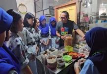 Cara Seru Pelajar Kota Madiun Mengenal Jamu lewat Praktik