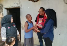 Ringankan Beban Peternak, PDIP Magetan Borong Telur Lokal dan Bagikan Kepada Warga