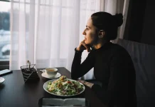 Mengenal Solo Table Theory, Berikut Kata Psikolog