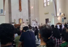 Umat Katolik Padati Misa Kenaikan Yesus Kristus Gereja St. Cornelius Madiun