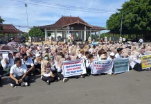 Ratusan Guru Honorer di Ponorogo Gelar Aksi minta Dimasukkan Dapodik
