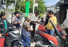 Warga PGK Kota Madiun Bagikan Daging Kurban ke Masyarakat Luas