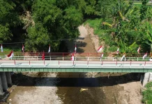 Warga Slahung Semringah setelah Dibangunnya Jembatan Garuda