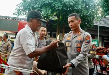 Hari Bhayangkara ke-80, Polres Ponorogo Salurkan Ratusan Paket Bansos
