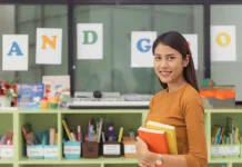 Pengalaman Guru Senior Tetap Penting di Era Digital