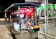 Nasi Goreng Keliling Favorit Warga Dolopo