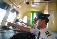 Edukasi Posisi Duduk Ergonomis Bagi Operator Kereta Api
