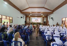 Hari Pertama Ajaran Baru, Bupati Magetan Apresiasi Ayah Antar Anak ke Sekolah