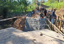 Jembatan yang Lama Dinantikan Warga Dukuh Bibis Mulai Dibangun Melalui TMMD