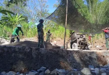Bisingnya Mesin Molen Jadi Musik Penyemangat TNI dan Warga di TMMD ke-129 Bulu Lor