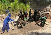 Bekas Galian Pondasi Talud Dimanfaatkan untuk Perataan Bahu Jalan