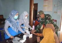 Puluhan Lansia Ikuti Penyuluhan Kesehatan dalam Program TMMD ke-129