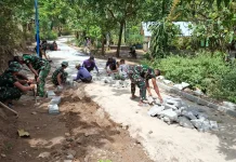 Kades Bulu Lor: Pemilihan Material Paving Disesuaikan Karakteristik Jalan